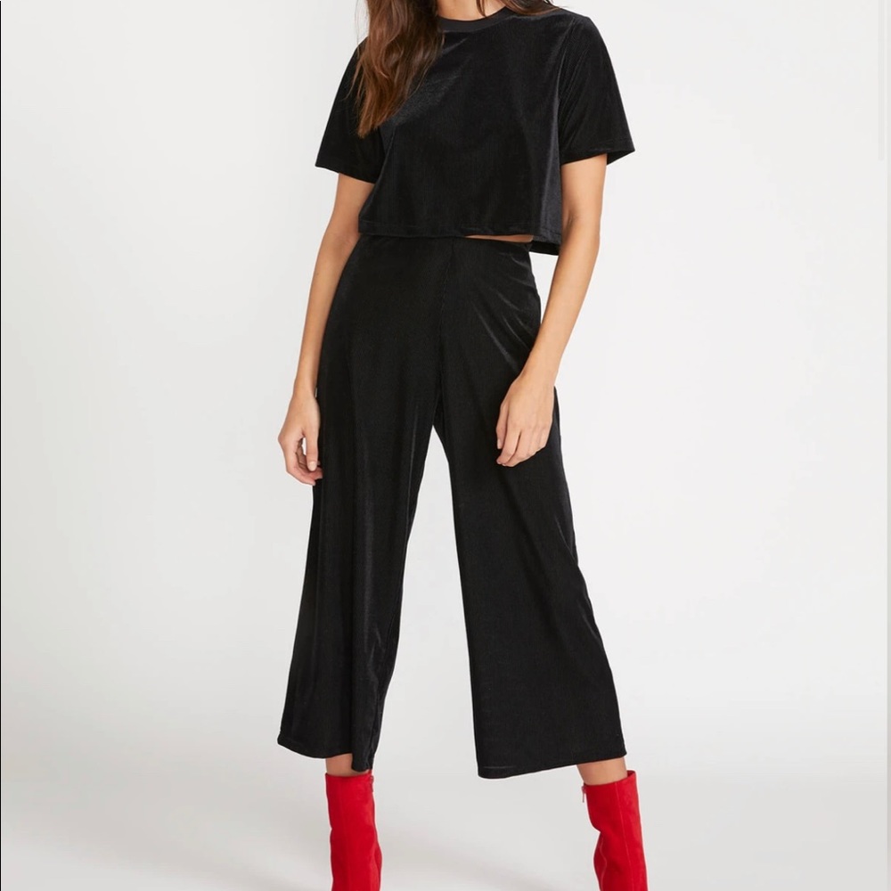 City At Night Short Sleeve and Pant set by Volcom